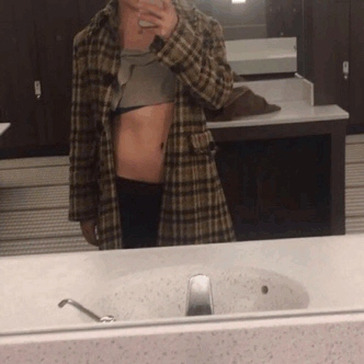 Summer is around the corner 🌅 abs are too 