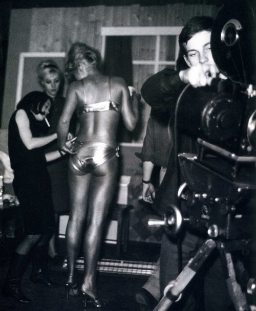 XXX atomic-chronoscaph:  Margaret Nolan - Behind photo