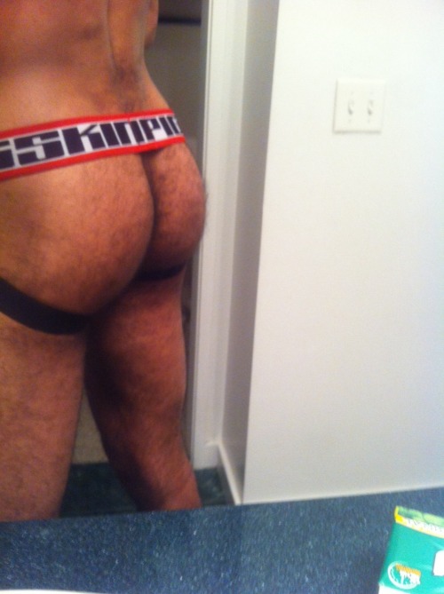 bmcraigjohnston:  Maiden voyage for this jock, it feels well made but there isn’t much material so I felt like I was going commando at work and in the gym. Threw in a close up of my newly developing butt- one word SQUATS!