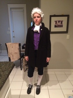 the-duchess-of-spring-fling:  If someone told me ten years ago that at 20 years old I would have some founding father obsession and that I would spend my time and money making an Alexander Hamilton costume I would have said that’s crazy. And yet, here