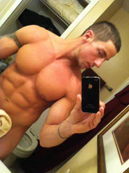 fuckyeahpecs:  Profile.