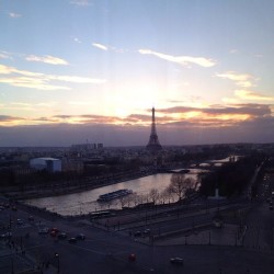 Overlooking the Seine river. (at Grande Roue