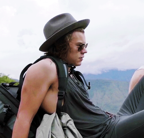 kattyenoch:  Seriously Harry? My mom is calling your mom this isn’t okay Follow