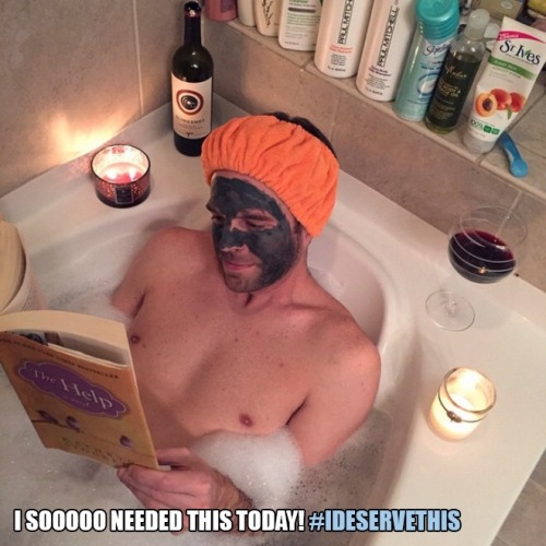 dirtyblondemind:  babygirlssweetsurrender:  southernsideofme:  Guys doing parodies of typical women photos  LOLZ. :-D  Dirty blonde mind you feel like doing your aviator I’ve got one for you    Listen up you dirty old man, I see you posting from your