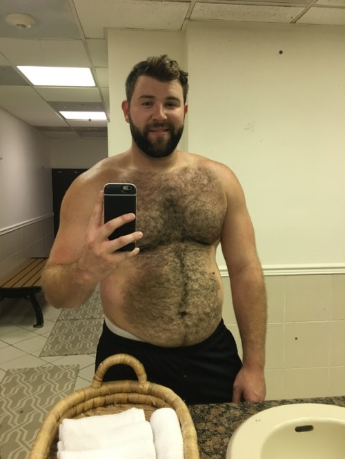 midwesthairmusclebear:Some gym selfies