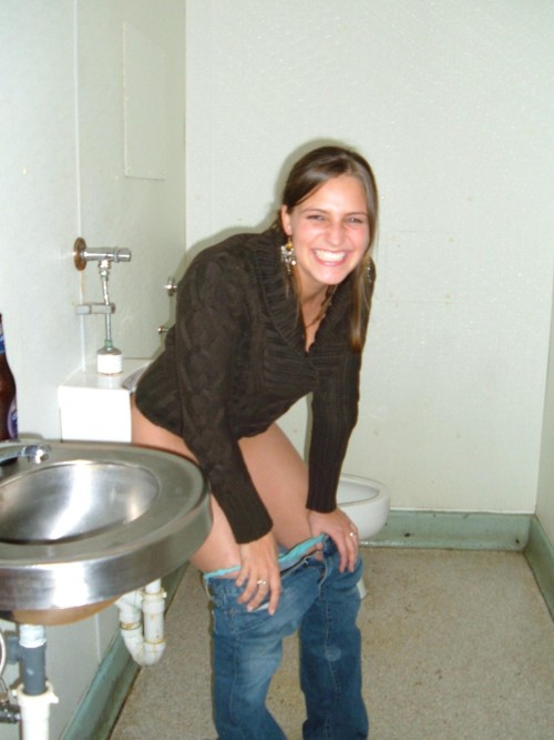 TOILET PEE