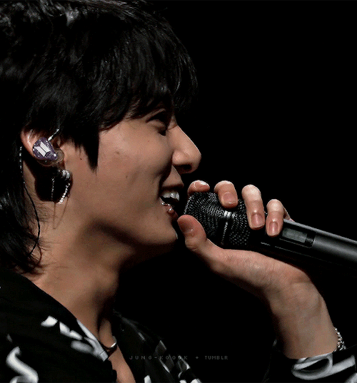 He Became More Stunning Day By Day (cr. @taee)