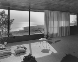 jonasgrossmann:julius shulman… richard neutra, coe house, rolling hills ca, 1951 @ primo
