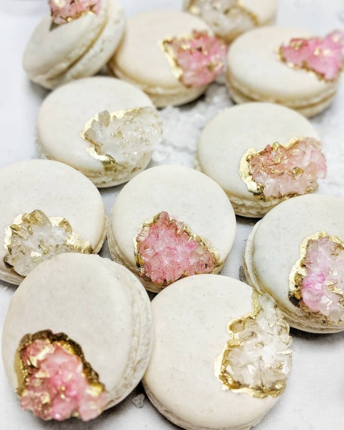 andantegrazioso:Crystal macarons | mac_lab