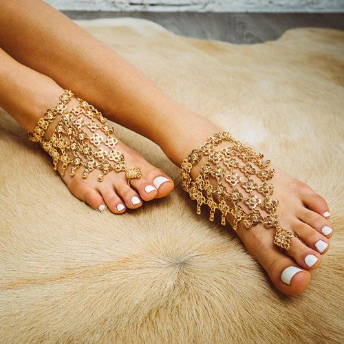 wordsnquotes: Mesmerizing Handmade Barefoot Sandals &amp; Anklets by Angie Geurs Induce Wanderlu