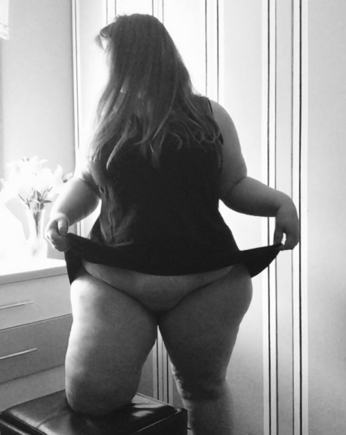 ox-miss-a:  May 10th, 2015 Childbearing hips.  Sexy