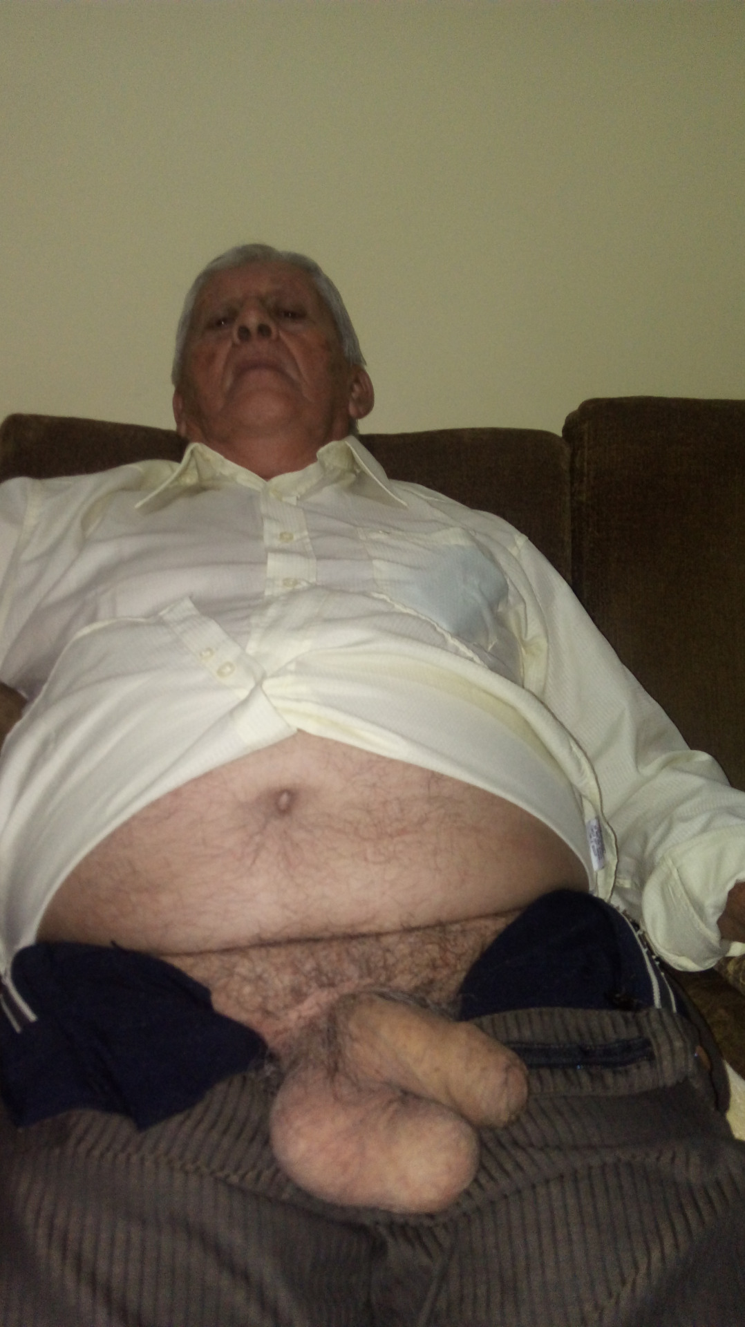 medaspene22:  silverbadbear:Nice grandpa  Muy rico