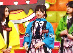 girls48:  So this is how Paruchan skip xD (she is just as bad as Acchan &amp;