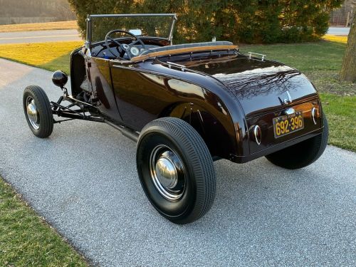 justahillbillyfromouterspace: v-eight-lover:‘29 Model A roadster, Flathead, 3 speed - love it! tradi