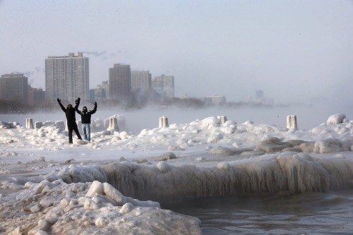 Sicagum Glaciatum! aheartofwood: shoshanna37: Chicago under ice, couple days ago. January 2014 this 