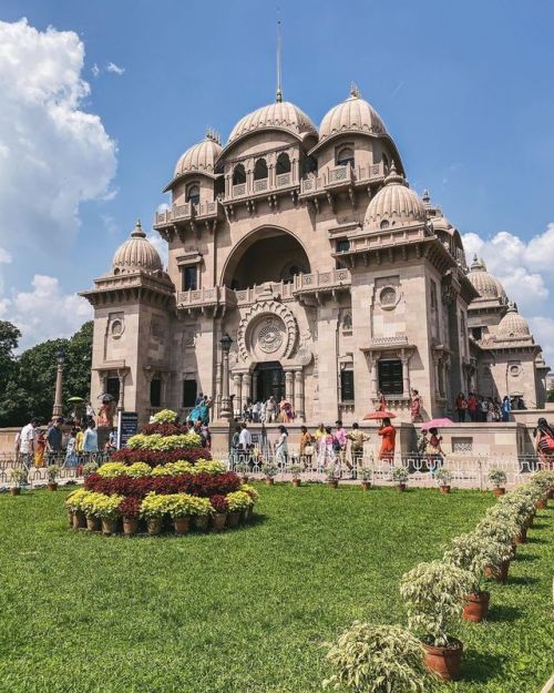 Belur Math, Kolkata . . . #crewlife #shotoniphone11promax #beautifuldestinations #travelgram #instag