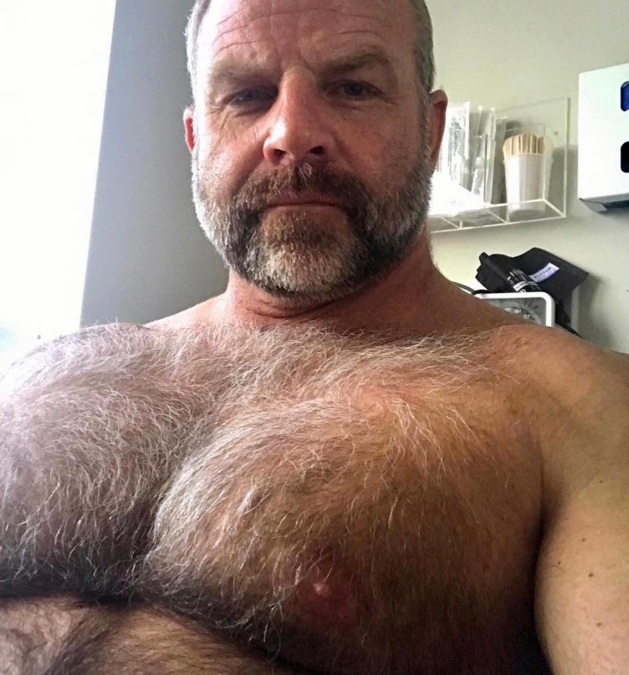 im-a-sucker-for-hairy-daddies:🔥🔥🔥