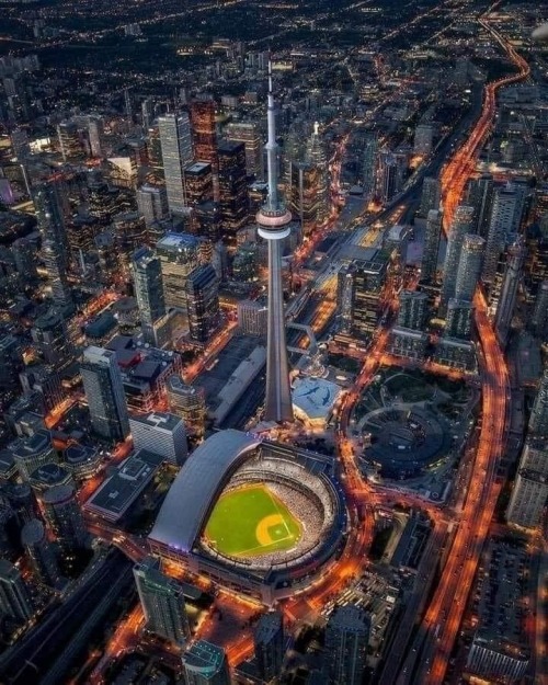 legendary-scholar:    Toronto, Canada.