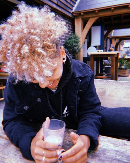 immahomosexuall: your hair is the coolest