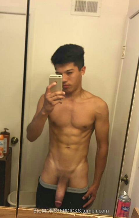 bigmonsterdicks:  More BIG MONSTER DICKS Here! Blog of only STRAIGHT BOYS Here! 