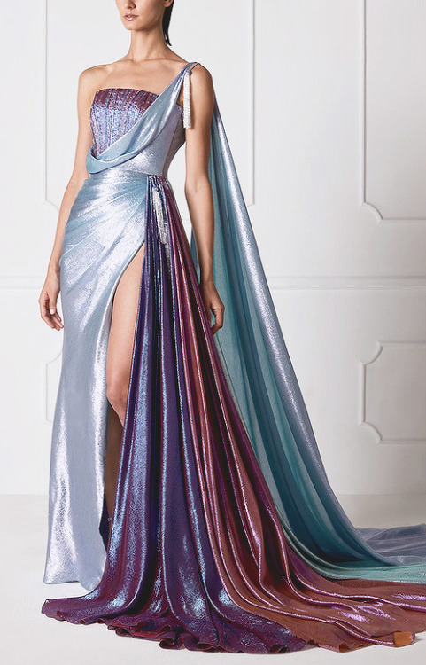 evermore-fashion:Hamda Al Fahim “Interstellar” Spring 2019 Haute Couture CollectionWhat to wear in M