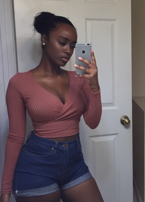 darkskinnedblackbeauty: ig: xsamrahx