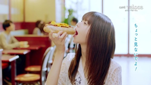 sakamichi-steps: カフェ・ベローチェ「＃飛鳥休憩中」 スパイシータコス篇(+GIF) 齋藤飛鳥