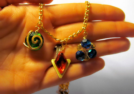 copiouslygeeky:  2pmZelda Necklace    “Beat all three temples? Have all the stones?