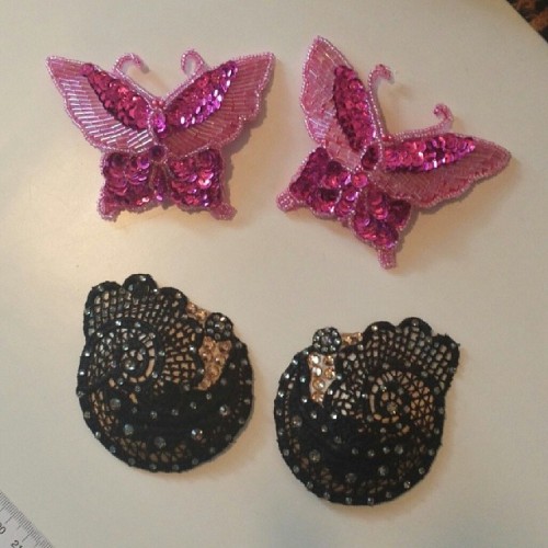 Today I made some sparkley burlesque pasties to go with clients outfits! ☆☆☆☆☆ Currently taking cus