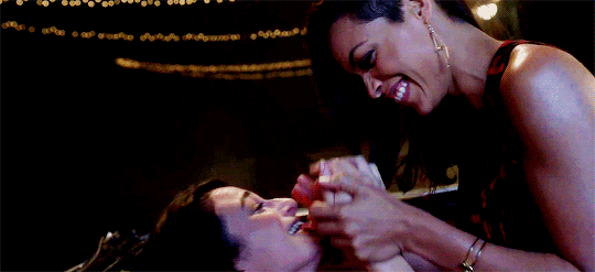 rominatrix:  Jenny Slate and Rosario Dawson for NY Times 9 Kisses x