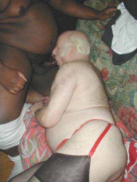 egyptian4bears:  fatarselover:  Ted and a stud from Birmingham  Beautiful   Look
