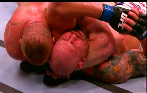 miketysonknockouts:  Click here for a breakdown of Brock Lesnar’s Caveman Ju Jitsu on Shane Carwin. Like it or not Lesnar had some serious