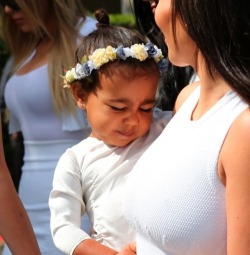 worldofkardashian:  Www.worldofkardashian.tumblr.com