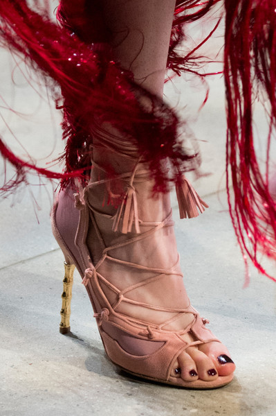 alwayssaltymiracle:Marchesa Fall 2017 New York Fashion Week Details