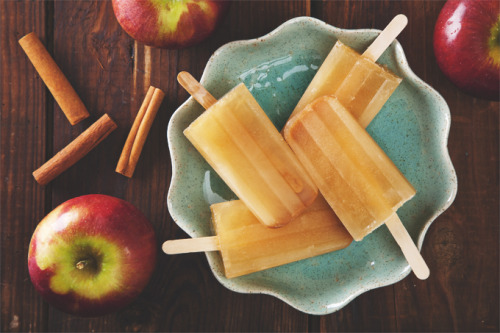 magicalfoodtime:(via Simple Chai Apple Cider | Hot Chai Apple Cider | Apple Cider Popsicles | Pickle