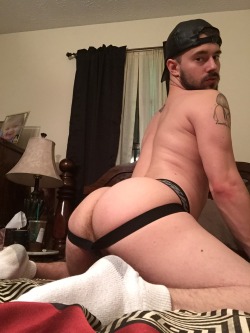 devilwearsdolce:  I wanna fuck his HOT phat ass!