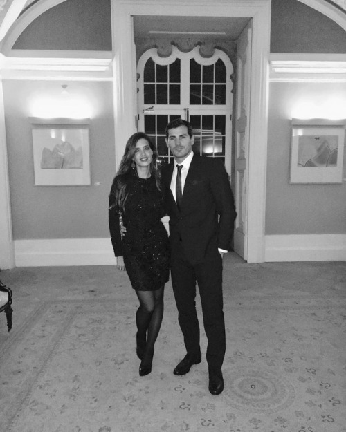 carbonillas-family: Happy New Year from Iker Casillas and Sara Carbonero! 