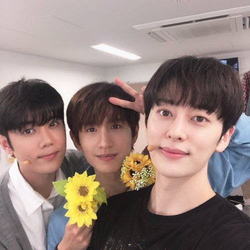 youngmar4:190819 DONGHYUN OFFICIAL TWITTER & MINWOO OFFICIAL INSTAGRAM UPDATE ~Up the last perfo