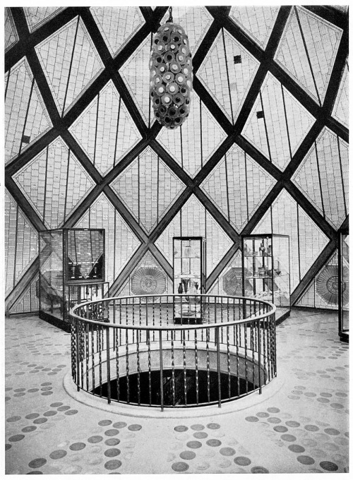 Bruno Taut, design drawing of his glass house, shown on the Werkbund exhibition Cologne, 1914. Photo