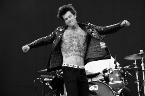 newneattshirt: Jesse Rutherford ||| Made In America Festival 2014