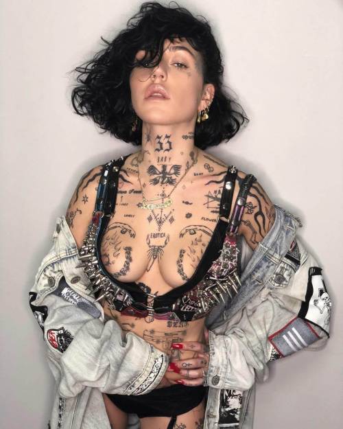 possible-streetwear:  Brooke Candy