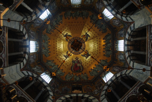 The ceiling art in the Aachen Cathedral. 