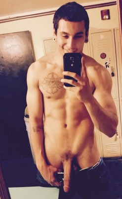 latinodude27:  markowms:  FOLLOW@Mark0_P0l0IG: MarkowmsSnapchat: Markovwms  Yes  He&rsquo;s Fine !😜