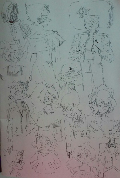 001beliz:  A sketch of steven universe charactes they are wearing modern clothes sorry for bad photo