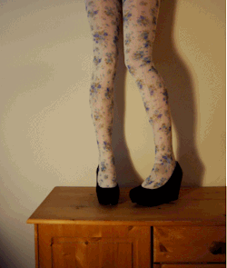 hypnofuckdolls:  Stocking, tights and suspenders.