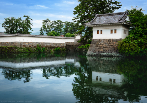 Wall, Moat, and TurretLocated nearly due east of Odawara Castle (Kanagawa Prefecture, Japan), this p