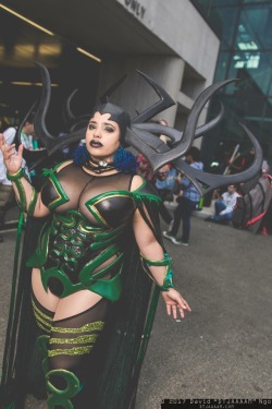 that1cameraguy:  cinvonquinzel: NYCC 2017 Saturday Cosplay… My Original Hela Design! A combination of all my favorite  Hela outfits ^_^  