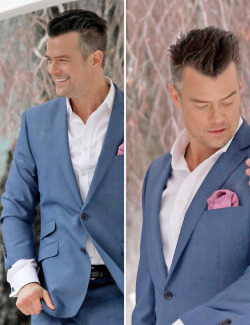 joshduhamelsource:  Josh Duhamel On The Set