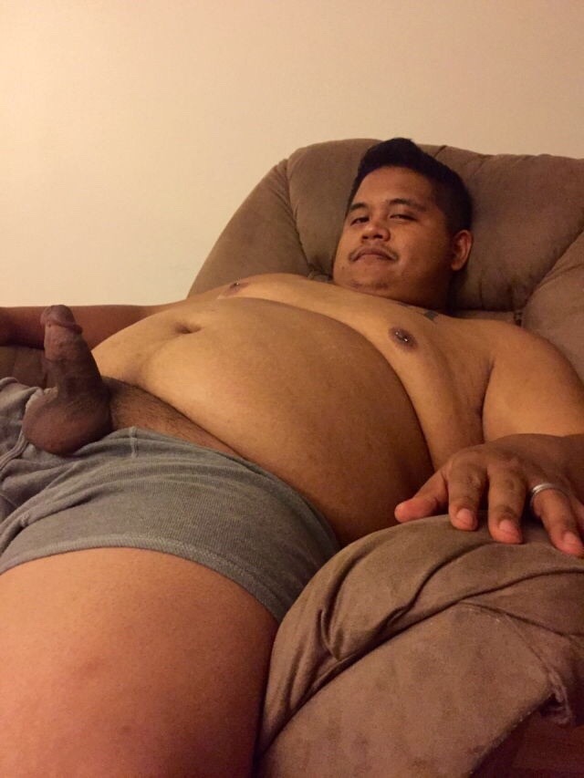 chubpornlover:  gayoviejo:  El gordito tiene una linda verga.  q lindo negrito la