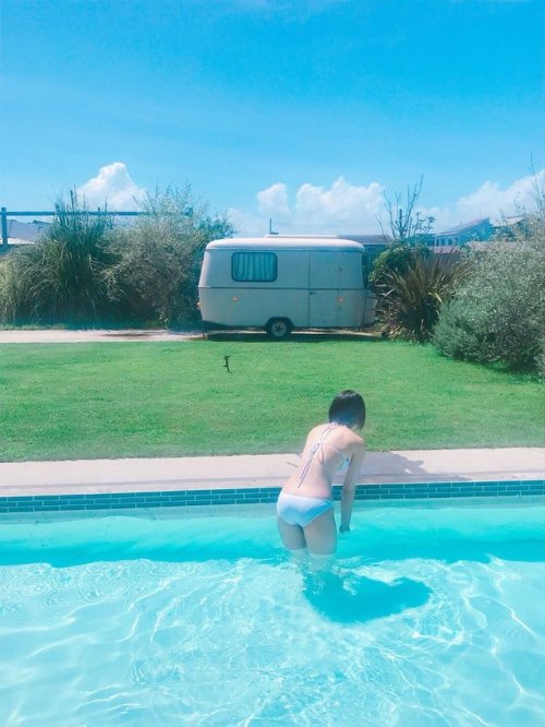 always-loved-a-film: AKB48 村山 彩希さんのツイート: 今日はUTBの発売日です！！ オフショット載せます👙☁️☀️  チェックよろしくお願いします！ https://t.co/mBxlS3i38W 